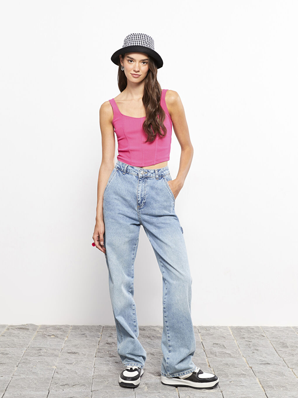 U Neck Plain Strappy Crop Women's Tank Top-2