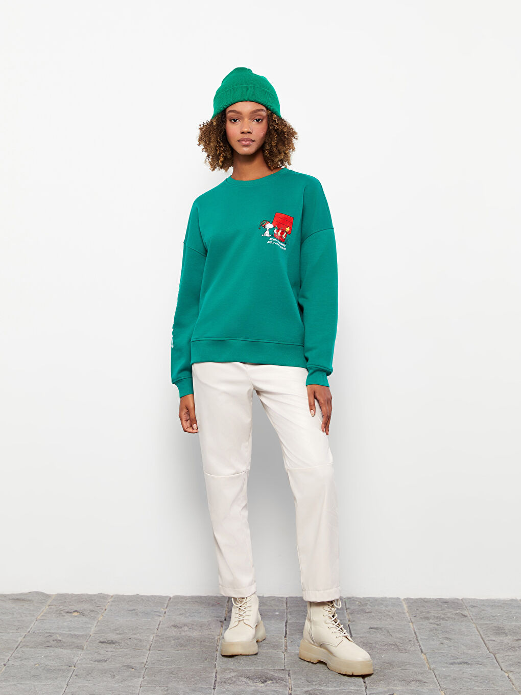 LCW Vision Yeşil Bisiklet Yaka Snoopy Baskılı Oversize Kadın Kalın Sweatshirt - 2