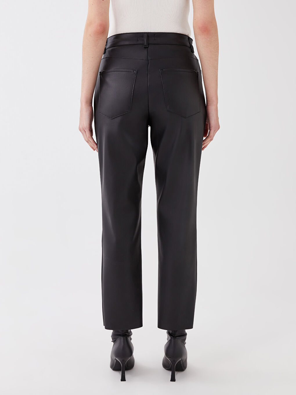 Pantaloni Standard Fit Regular din Piele Ecologică pentru Femei-6