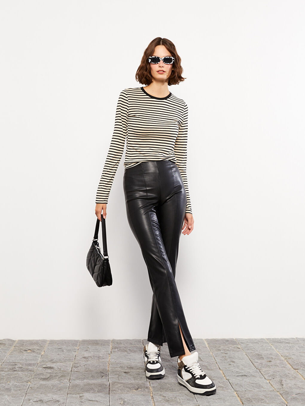 Siyah Dar Fit Kadın Deri Görünümlü Pantolon-1