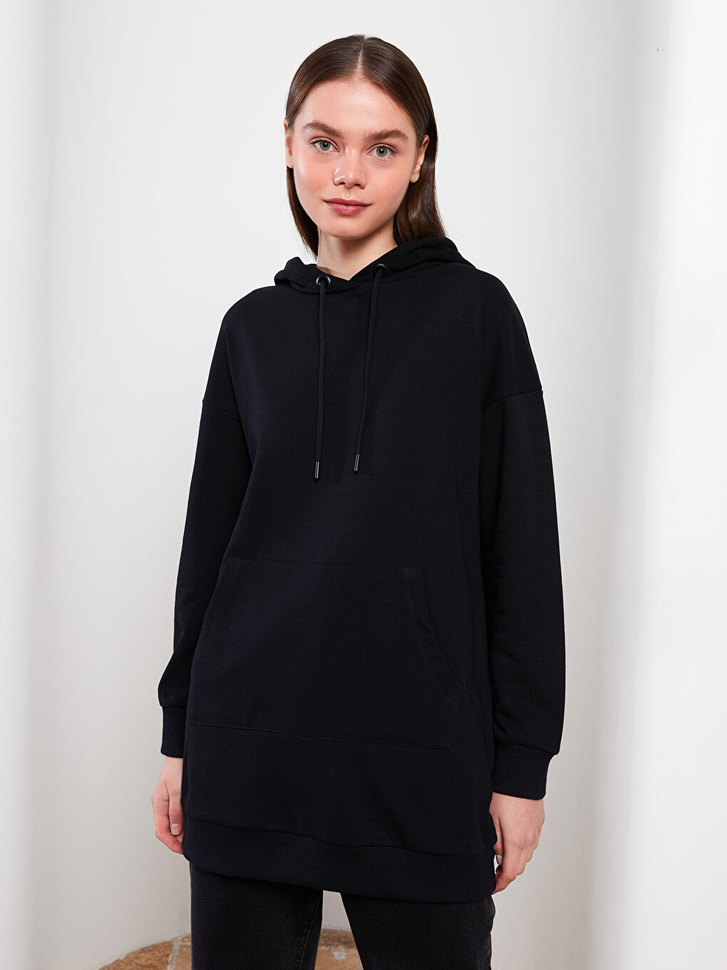 LCW Modest Siyah Kapüşonlu Düz Uzun Kollu Kadın Sweatshirt Tunik