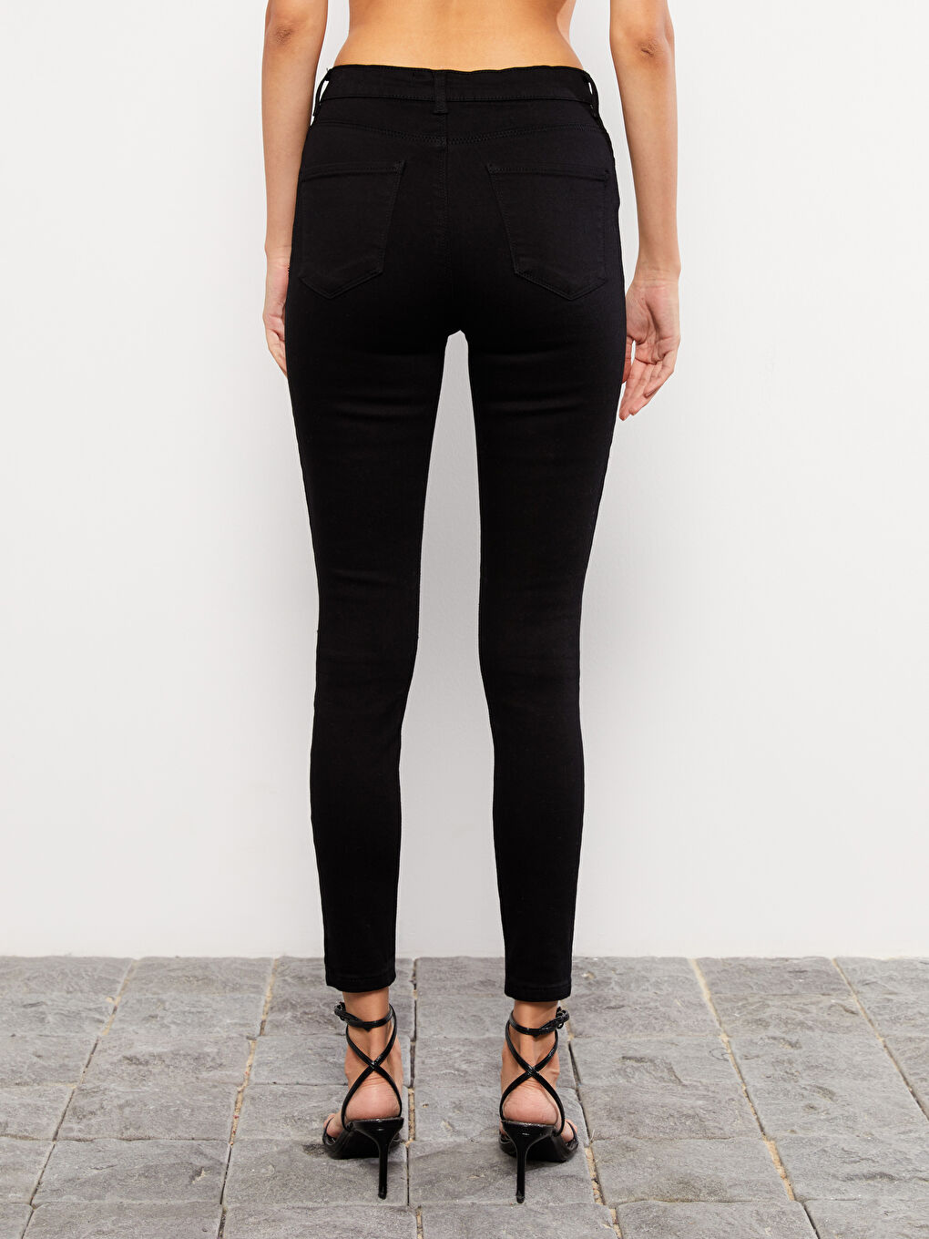 LCW Jeans جینزی کەمەر بەرز جوپیتر زۆر باریک بۆ ژنان -W2HL70Z8-327