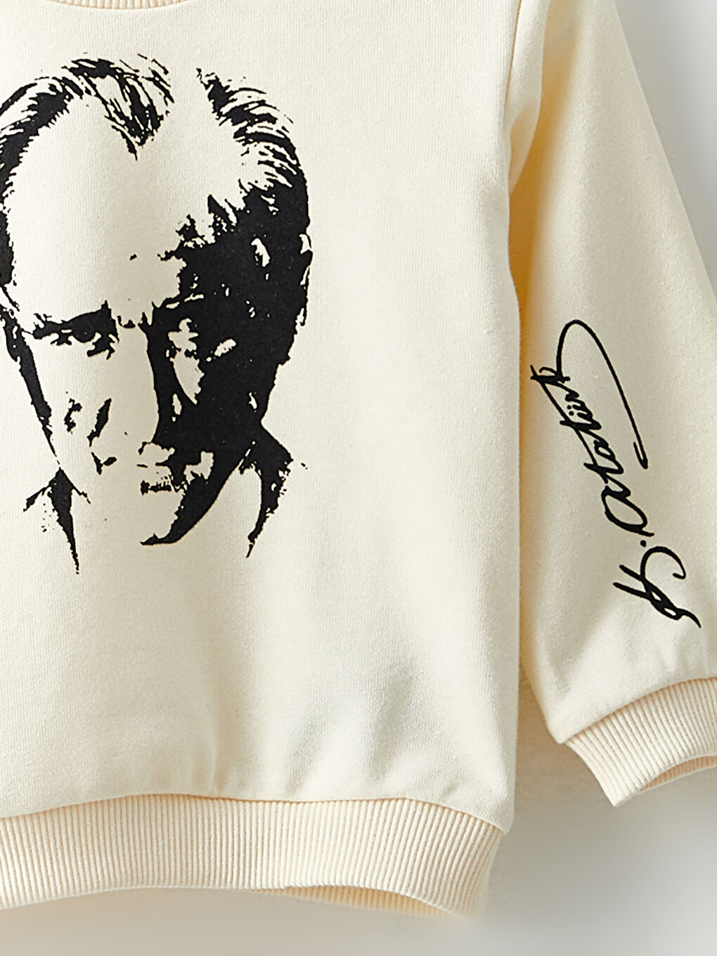 Ekru Bisiklet Yaka Uzun Kollu Atatürk Baskılı Kız Bebek Sweatshirt-4