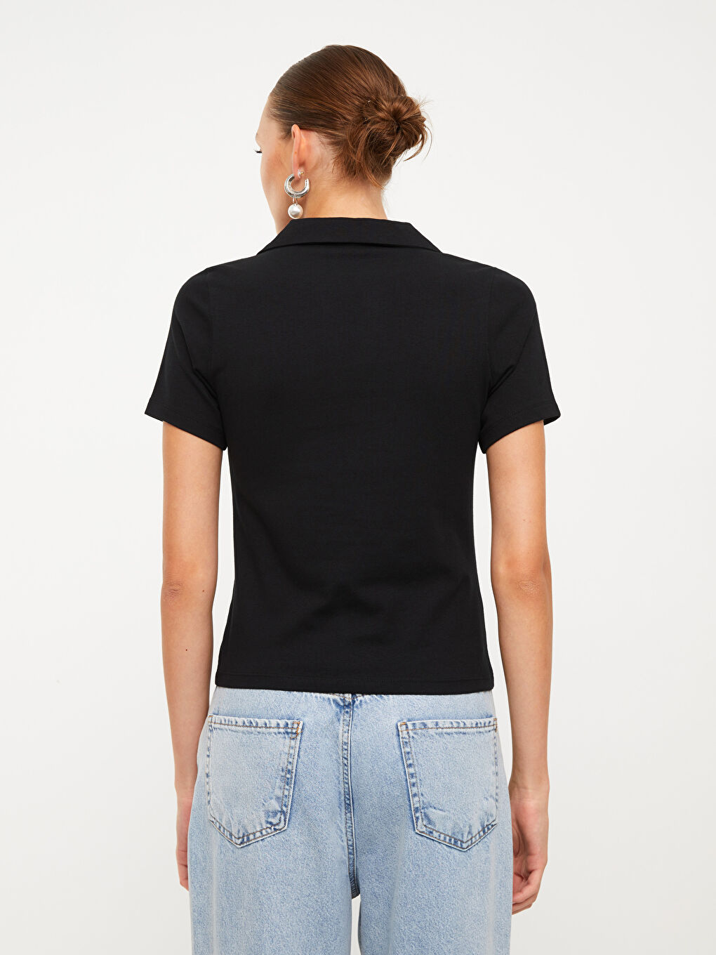 Siyah Polo Yaka Düz Kısa Kollu Kadın Tişört-4