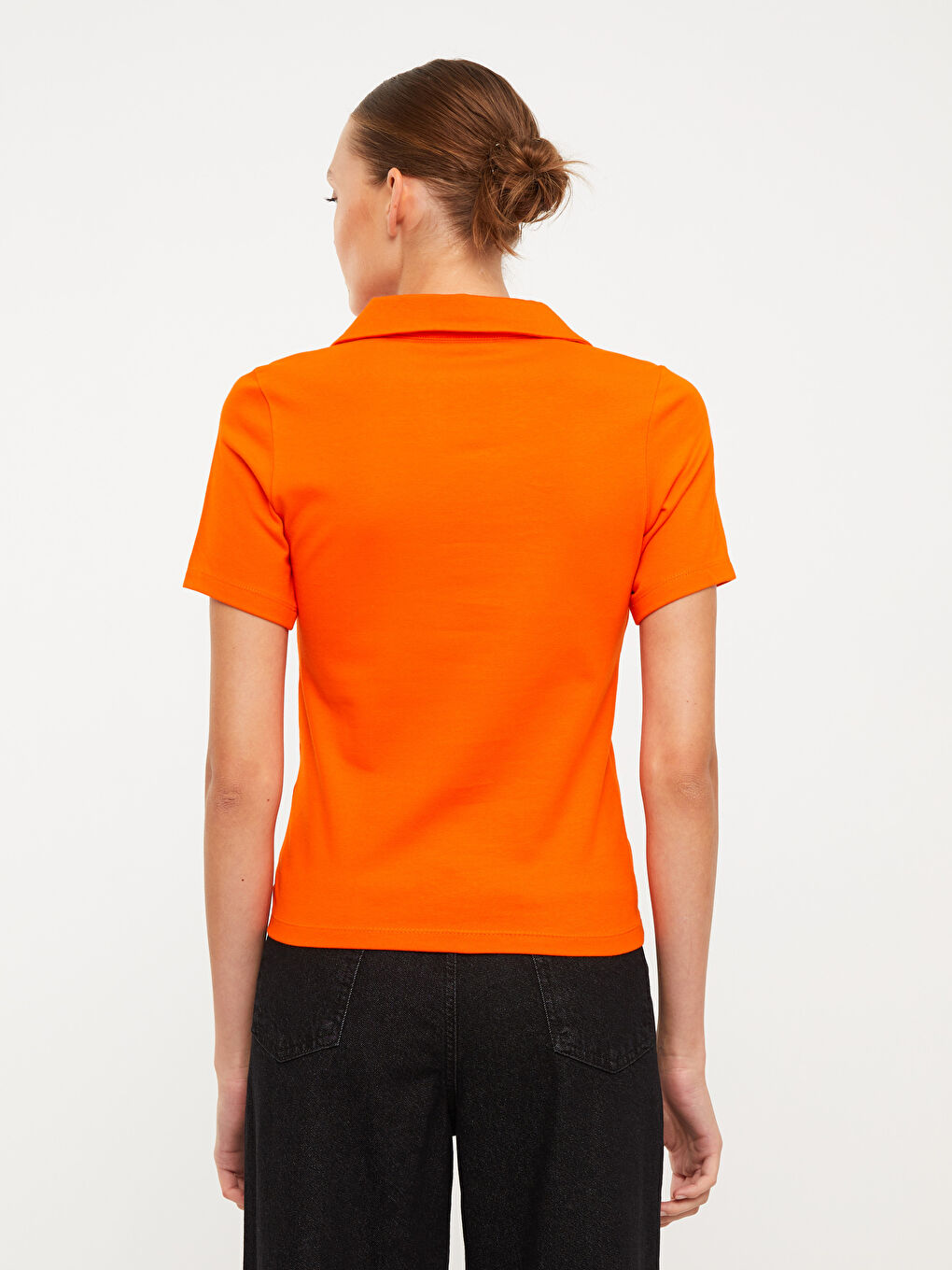 Turuncu Polo Yaka Düz Kısa Kollu Kadın Tişört-4