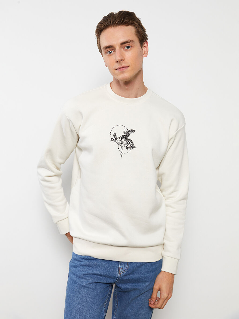 LCW Casual Açık Gri Bisiklet Yaka Uzun Kollu Baskılı Erkek Sweatshirt