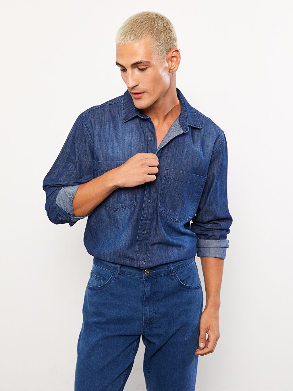 Сорочка з деніму з довгим рукавом для чоловіків вільного крою-2