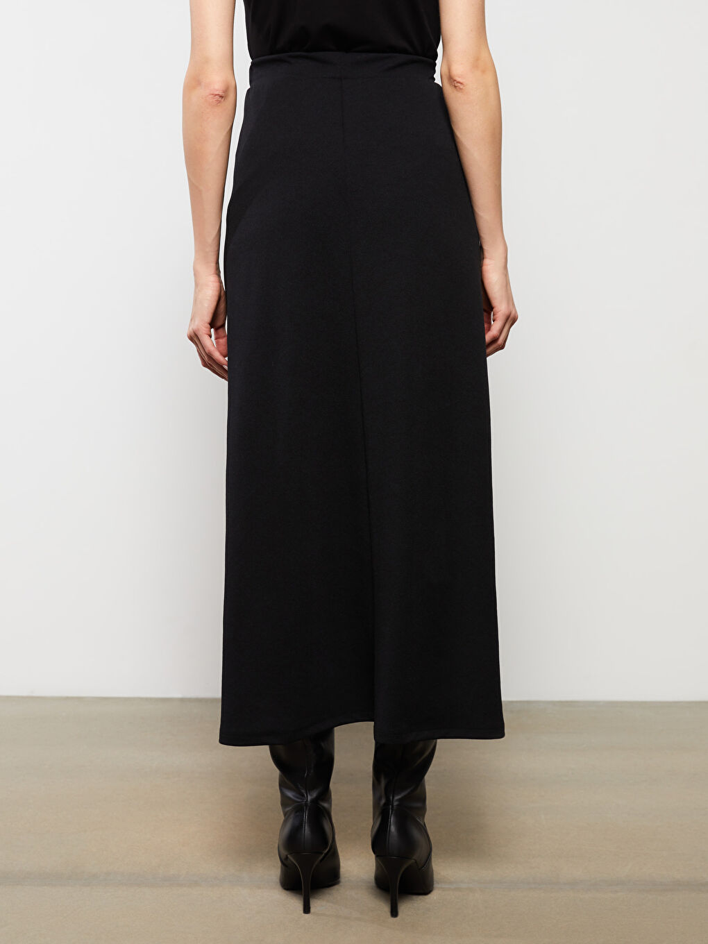 Women's Elasticated Waist Plain Skirt-4