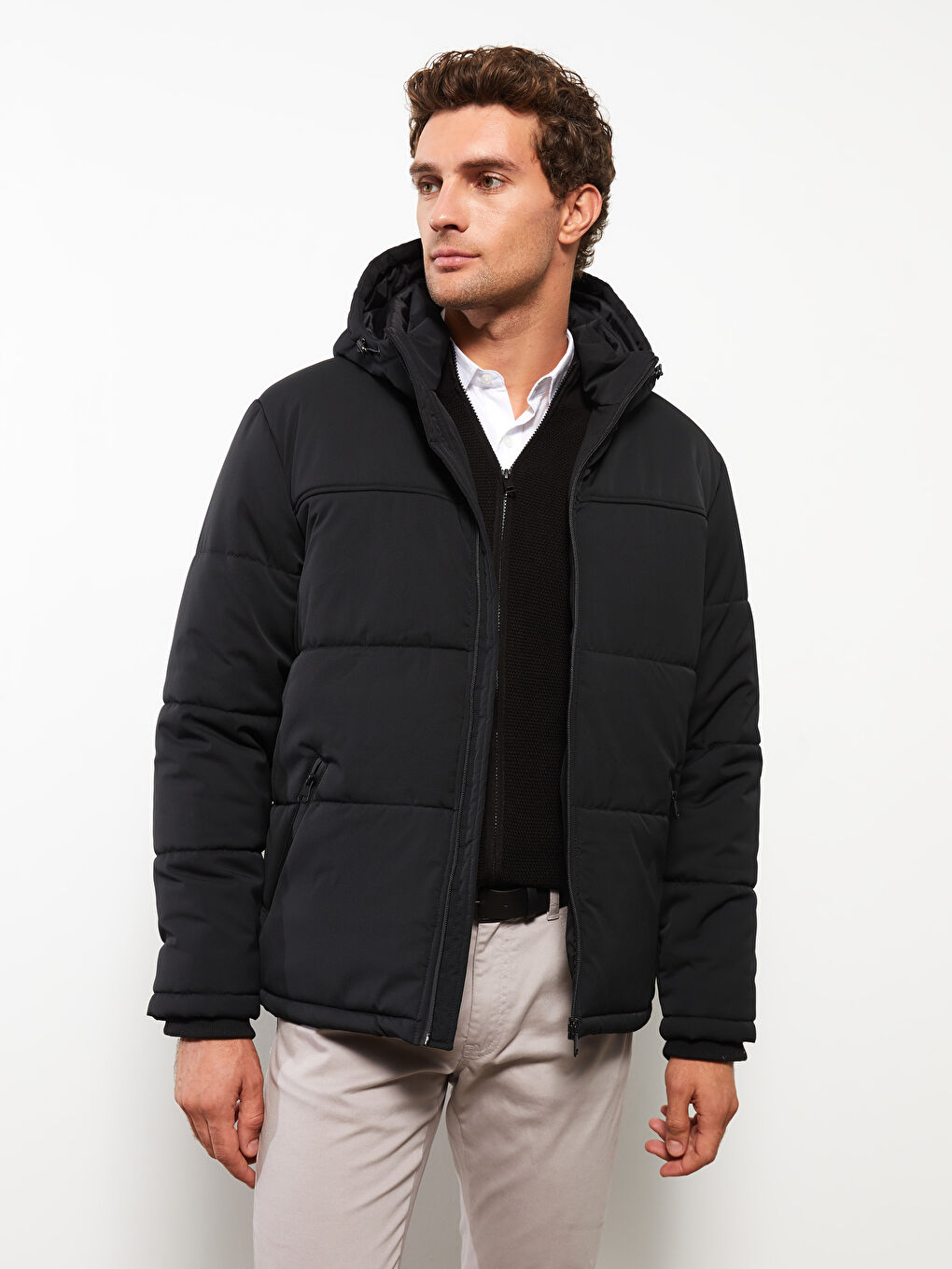 Siyah Standart Kalıp Kapüşonlu Erkek Şişme Mont