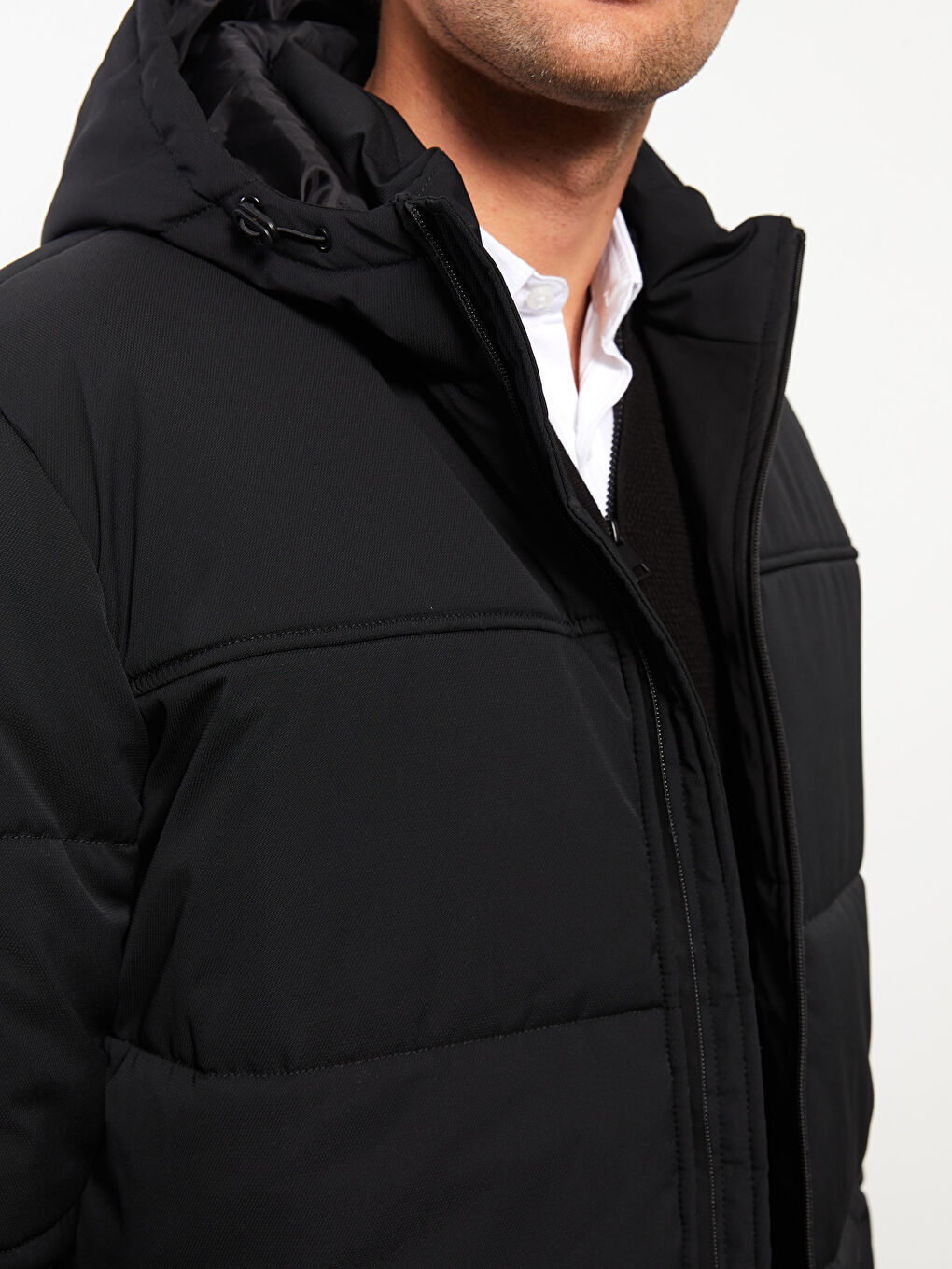 Siyah Standart Kalıp Kapüşonlu Erkek Şişme Mont-2