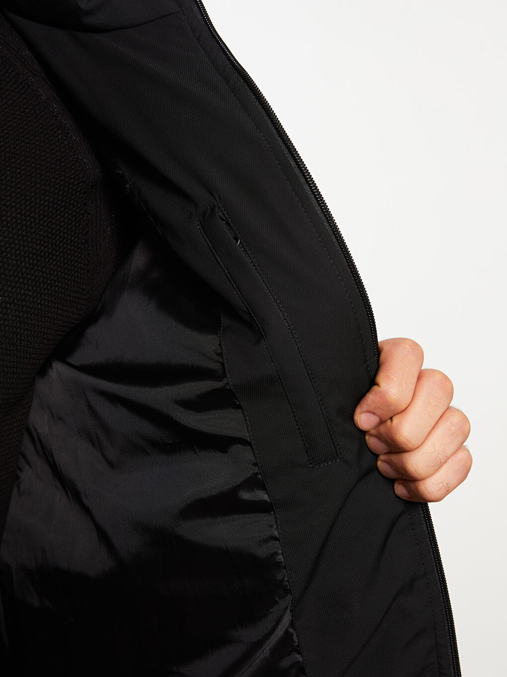 Siyah Standart Kalıp Kapüşonlu Erkek Şişme Mont-3