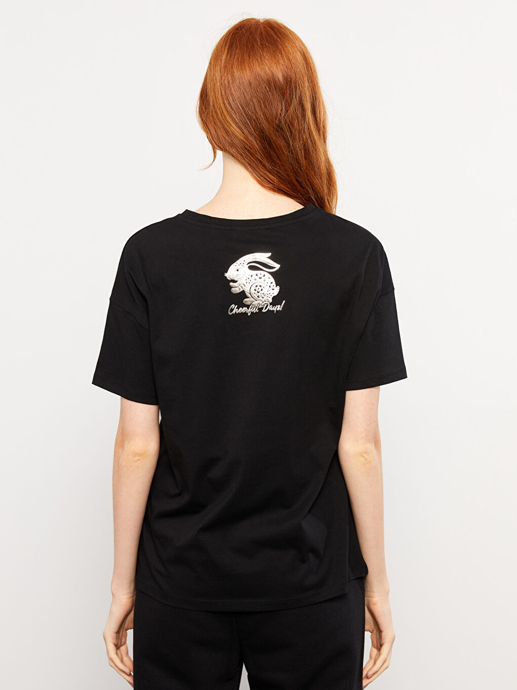 Siyah Bisiklet Yaka Baskılı Kısa Kollu Pamuklu Kadın Tişört-4