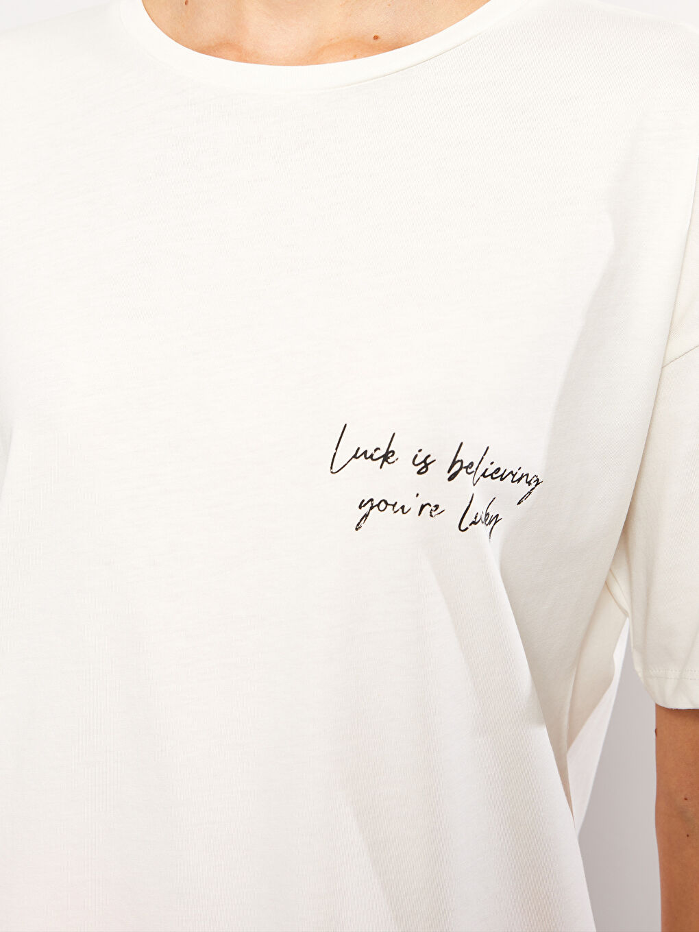 Ekru Bisiklet Yaka Baskılı Kısa Kollu Kadın Tişört-3