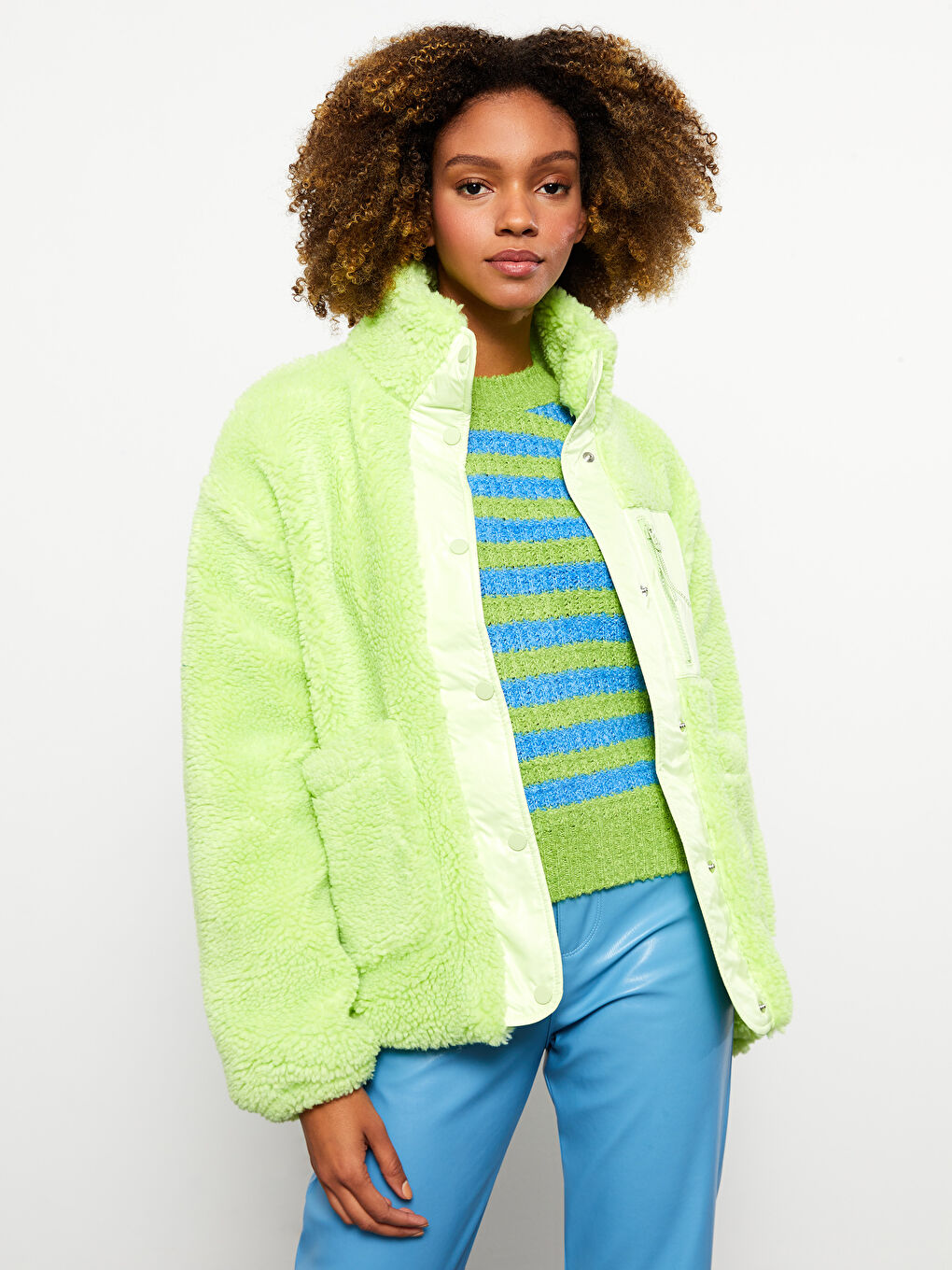 Yeşil Dik Yaka Düz Uzun Kollu Kadın Pelüş Mont-1