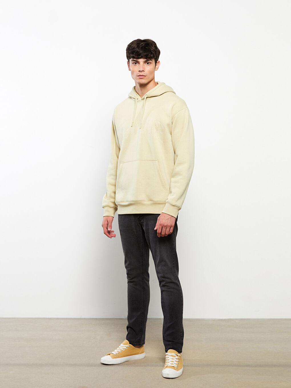 جينز بقصة رفيعة للرجال