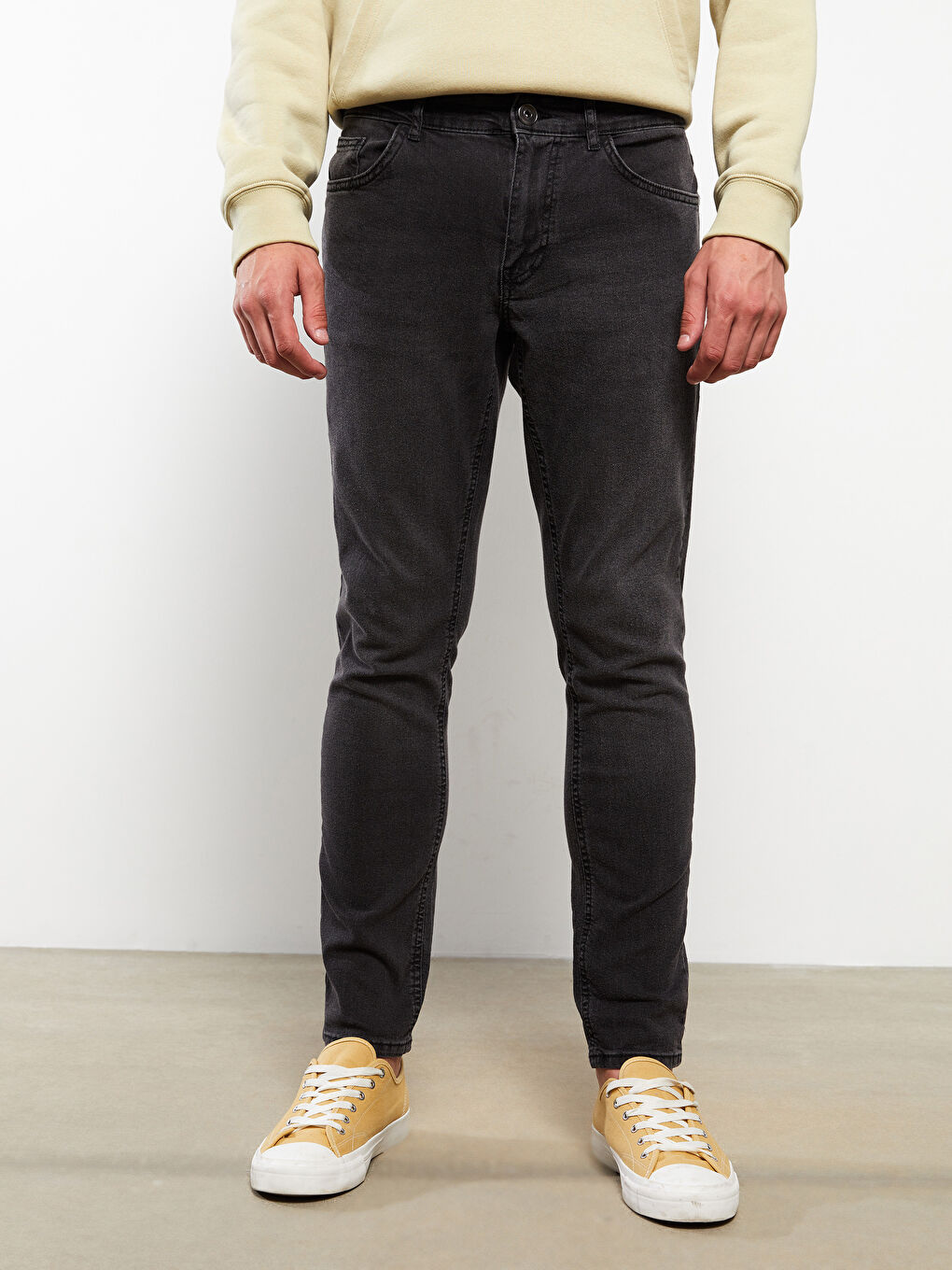 جينز بقصة رفيعة للرجال-1