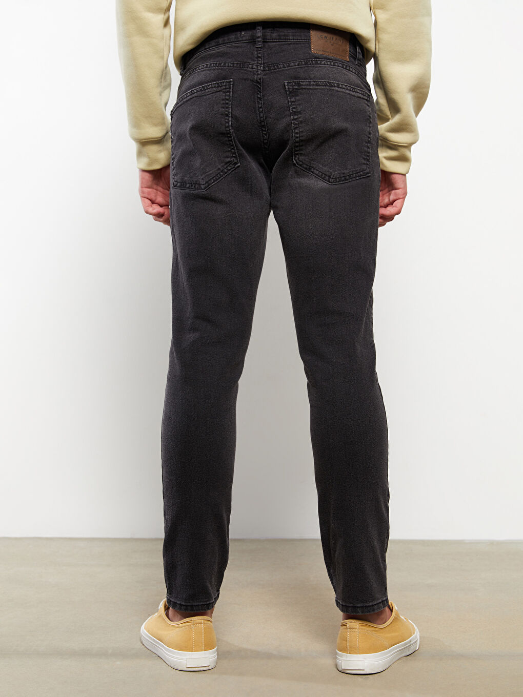 جينز بقصة رفيعة للرجال-3