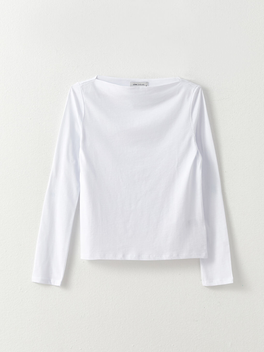 Beyaz Kayık Yaka Düz Uzun Kollu Pamuklu Kadın Tişört-5