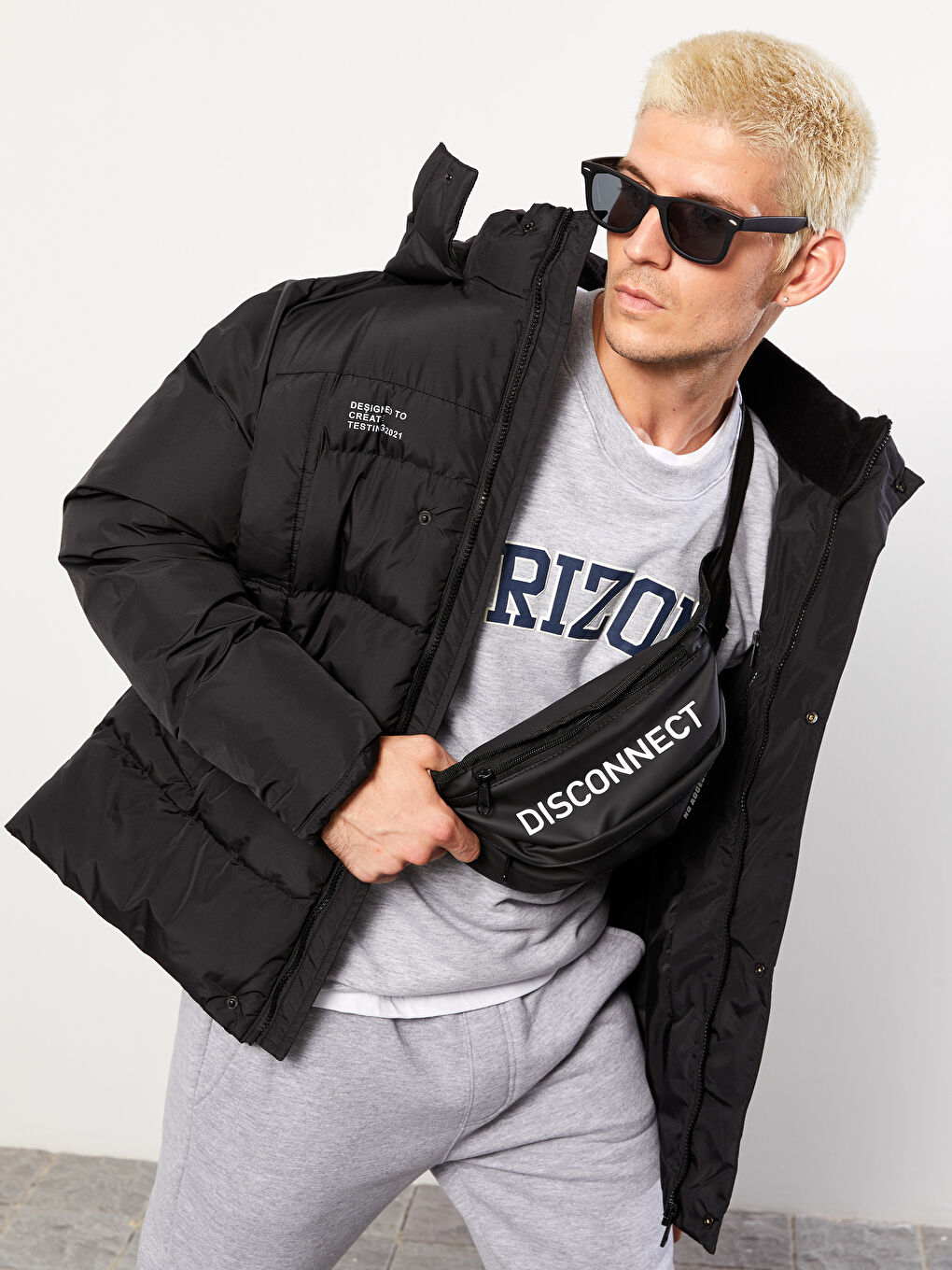 Siyah Yazı Baskılı Erkek Bel Çantası