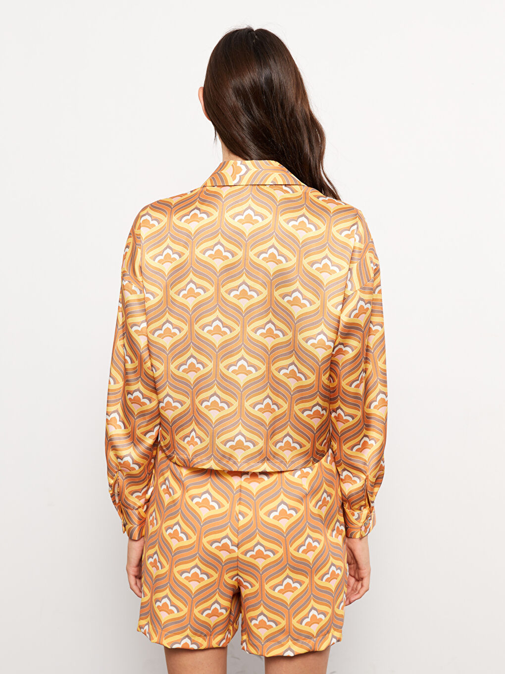 Košulja za Žene od Satena sa Uzorkom i Dugim Rukavima-3