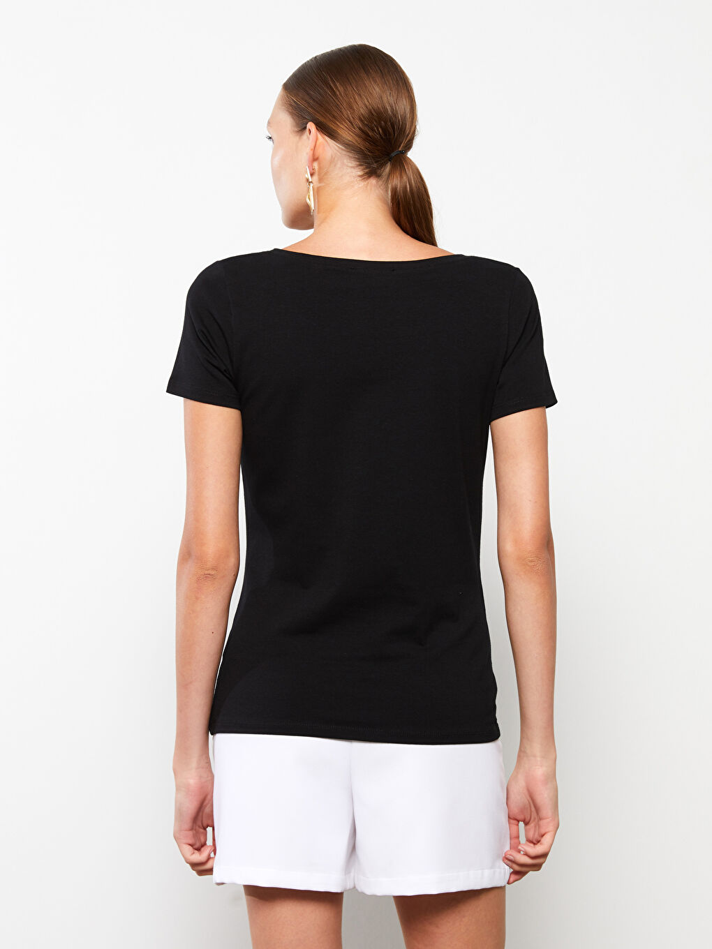 Siyah V Yaka Düz Kısa Kollu Pamuklu Kadın Tişört-6
