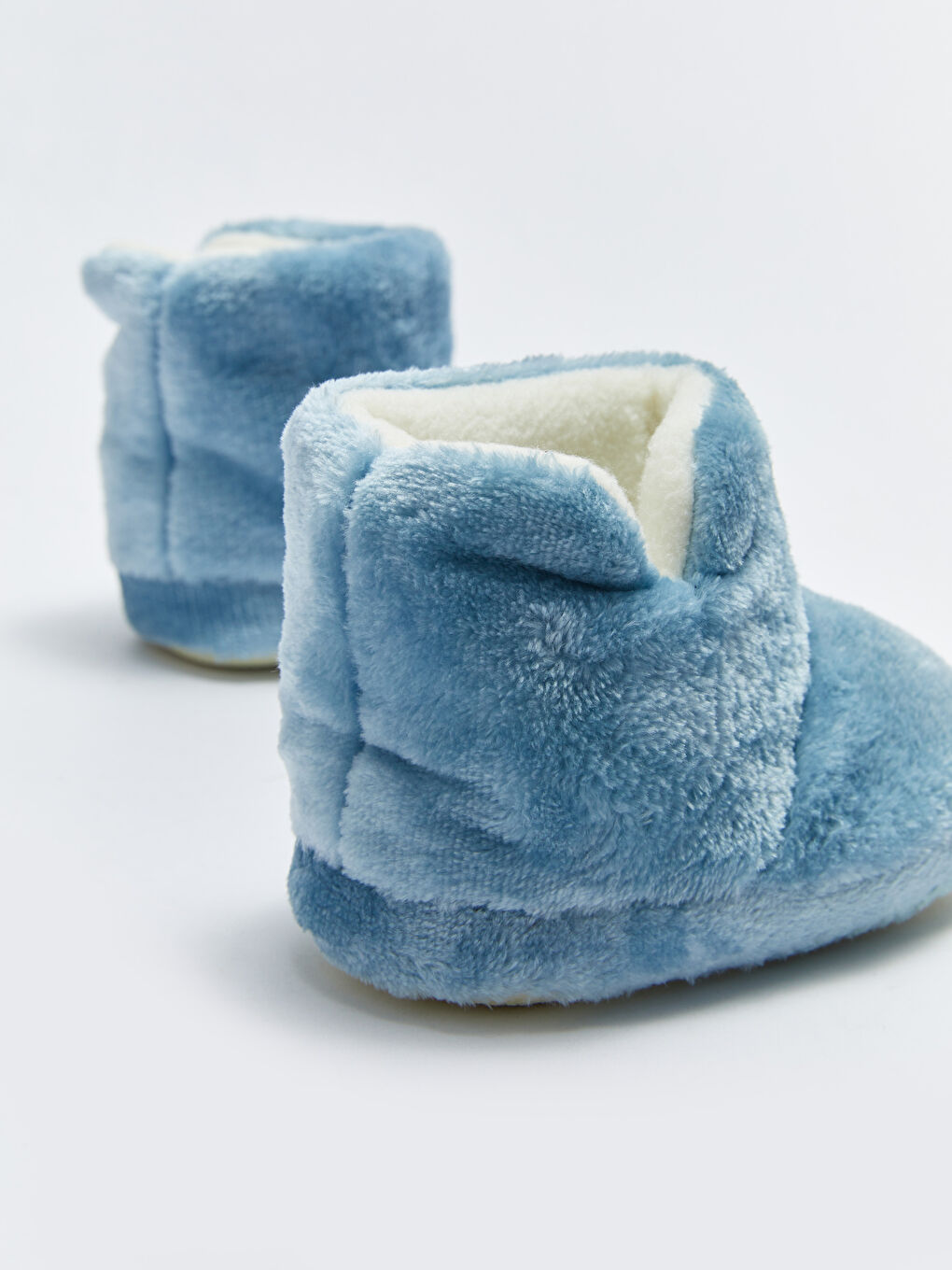 LCW ECO Plüsch Hausschuhe-Stiefel für Jungen -W2HT11Z4-SVU