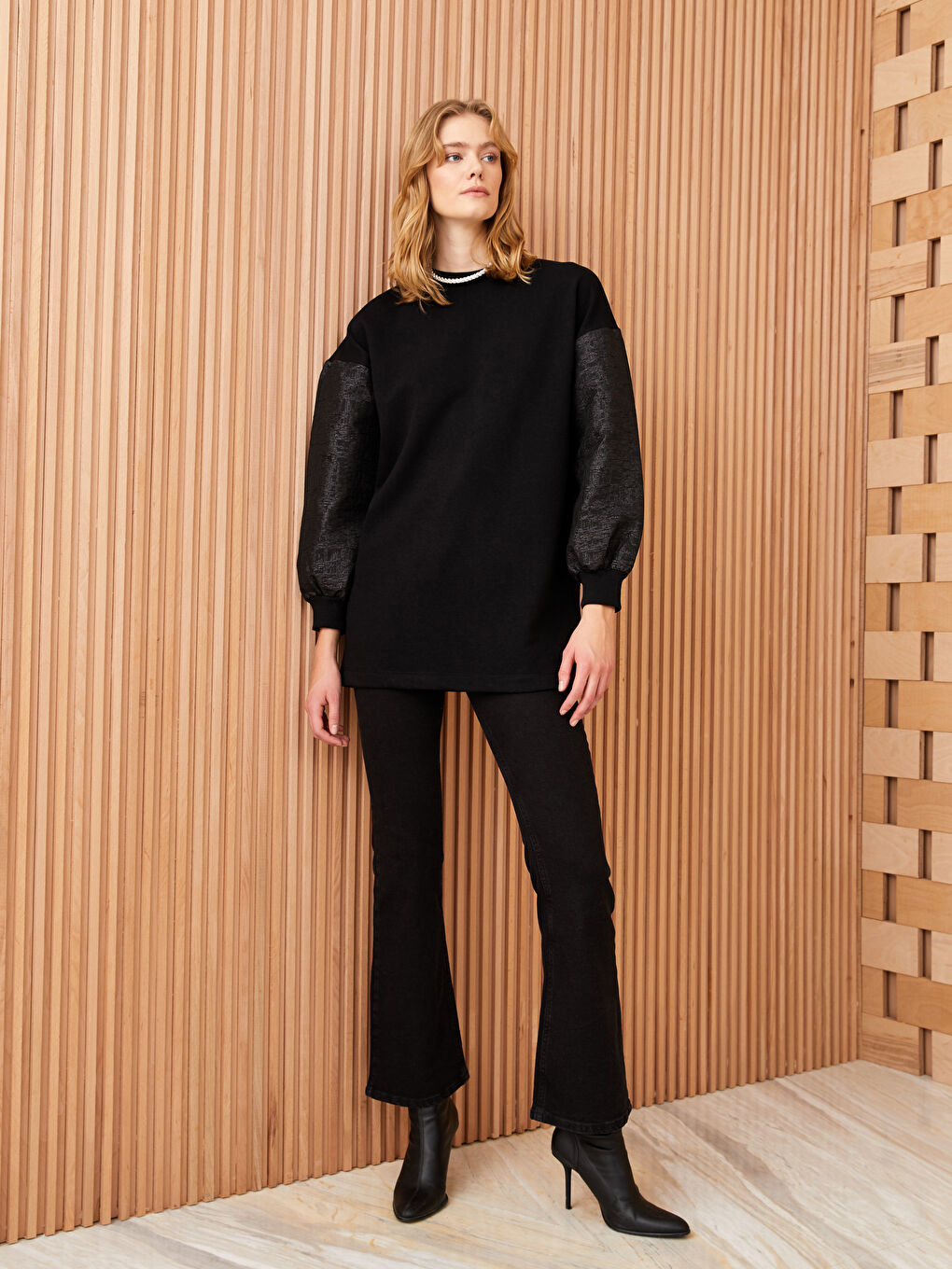 Siyah Bisiklet Yaka Kendinden Desenli Uzun Kollu Kadın Sweatshirt Tunik-2