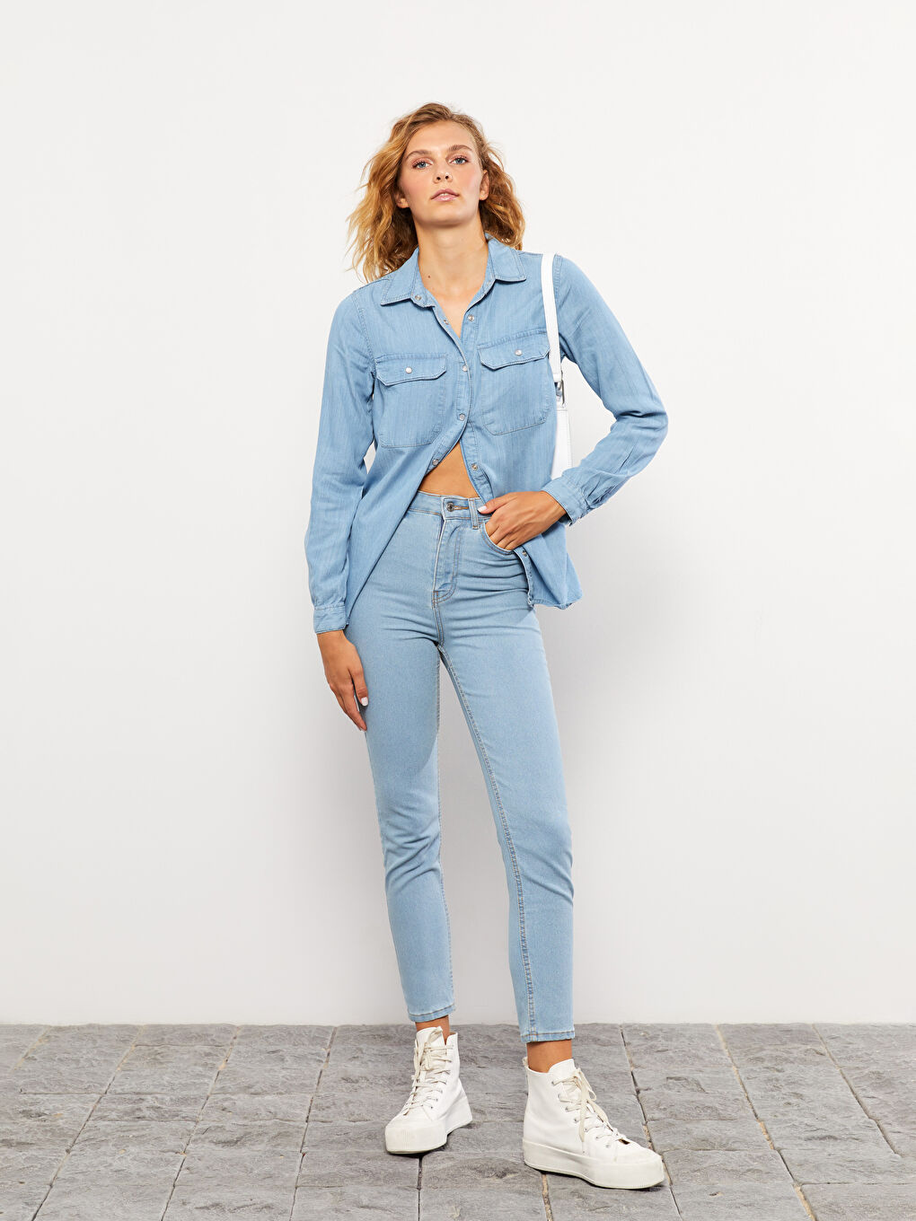 Women's Slim Mom Straight Jeans