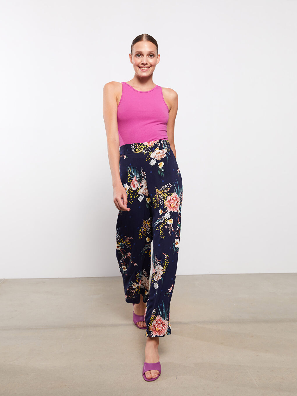 Lacivert Beli Lastikli Çiçekli Viskon Kadın Pantolon