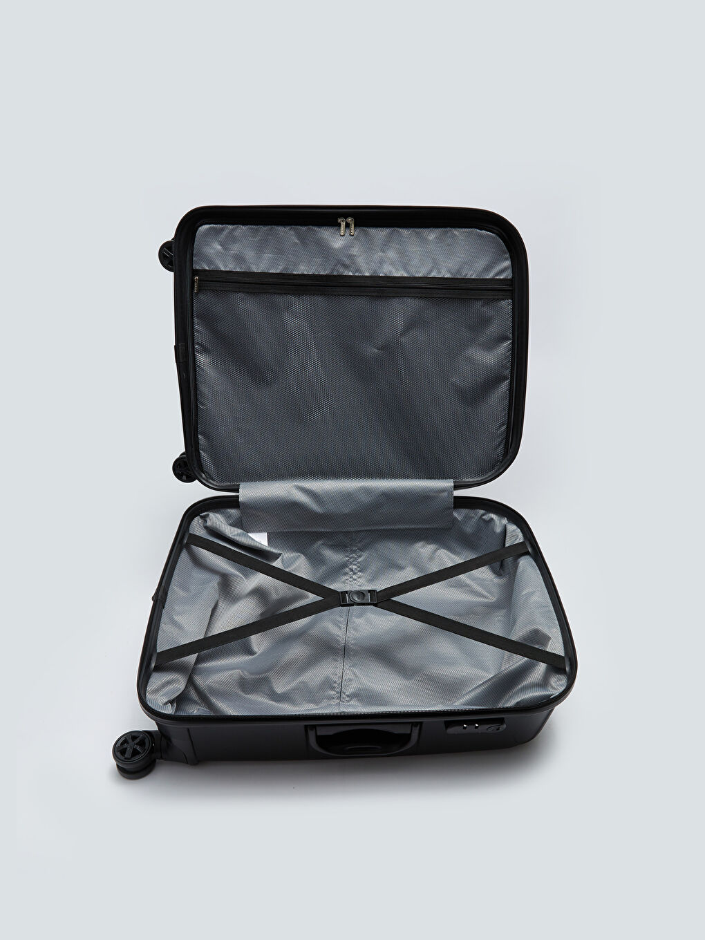 Siyah Kilit Detaylı Küçük Boy Valiz-3