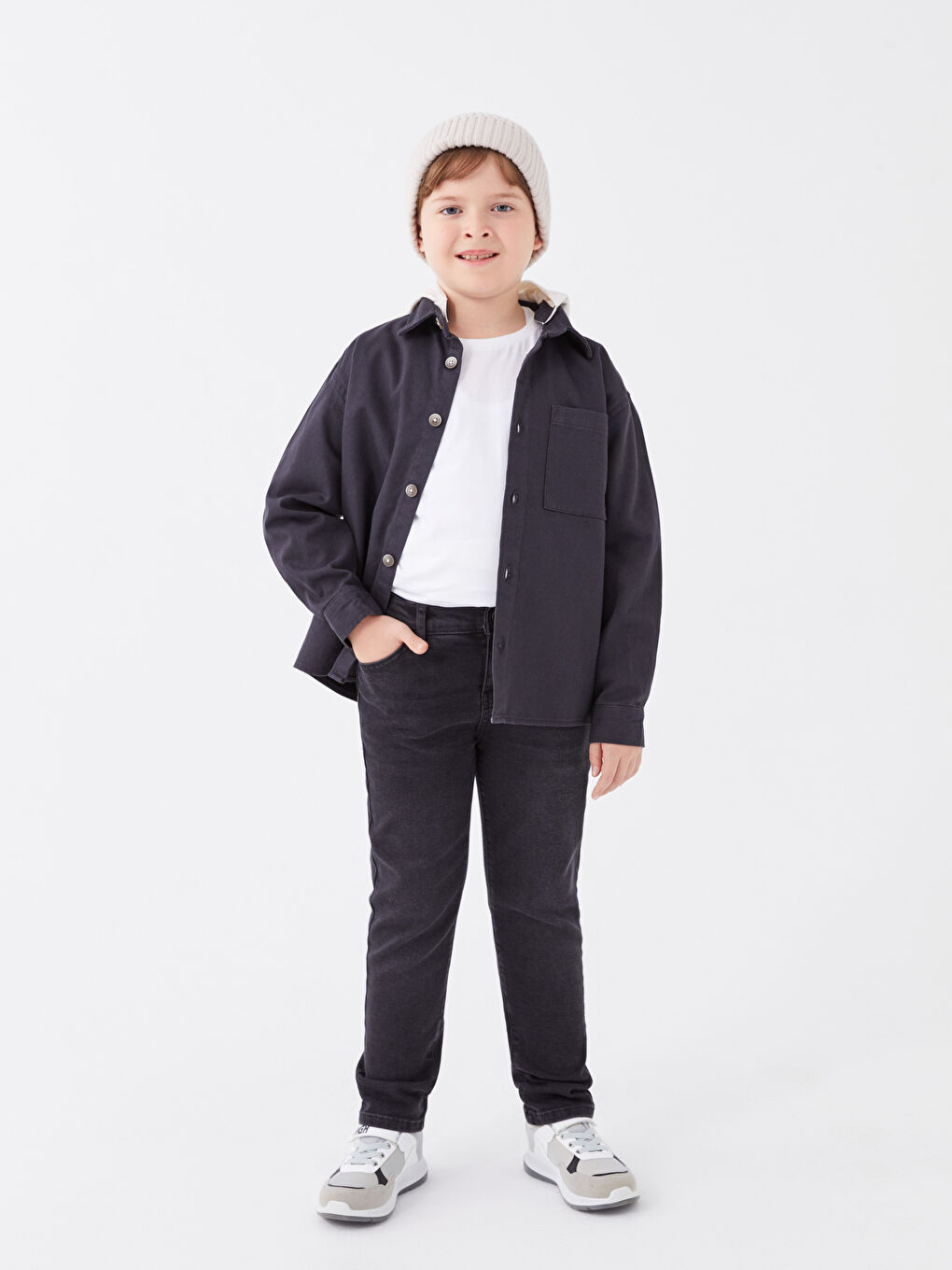 Siyah Rahat Kalıp Erkek Çocuk Jean Pantolon-1