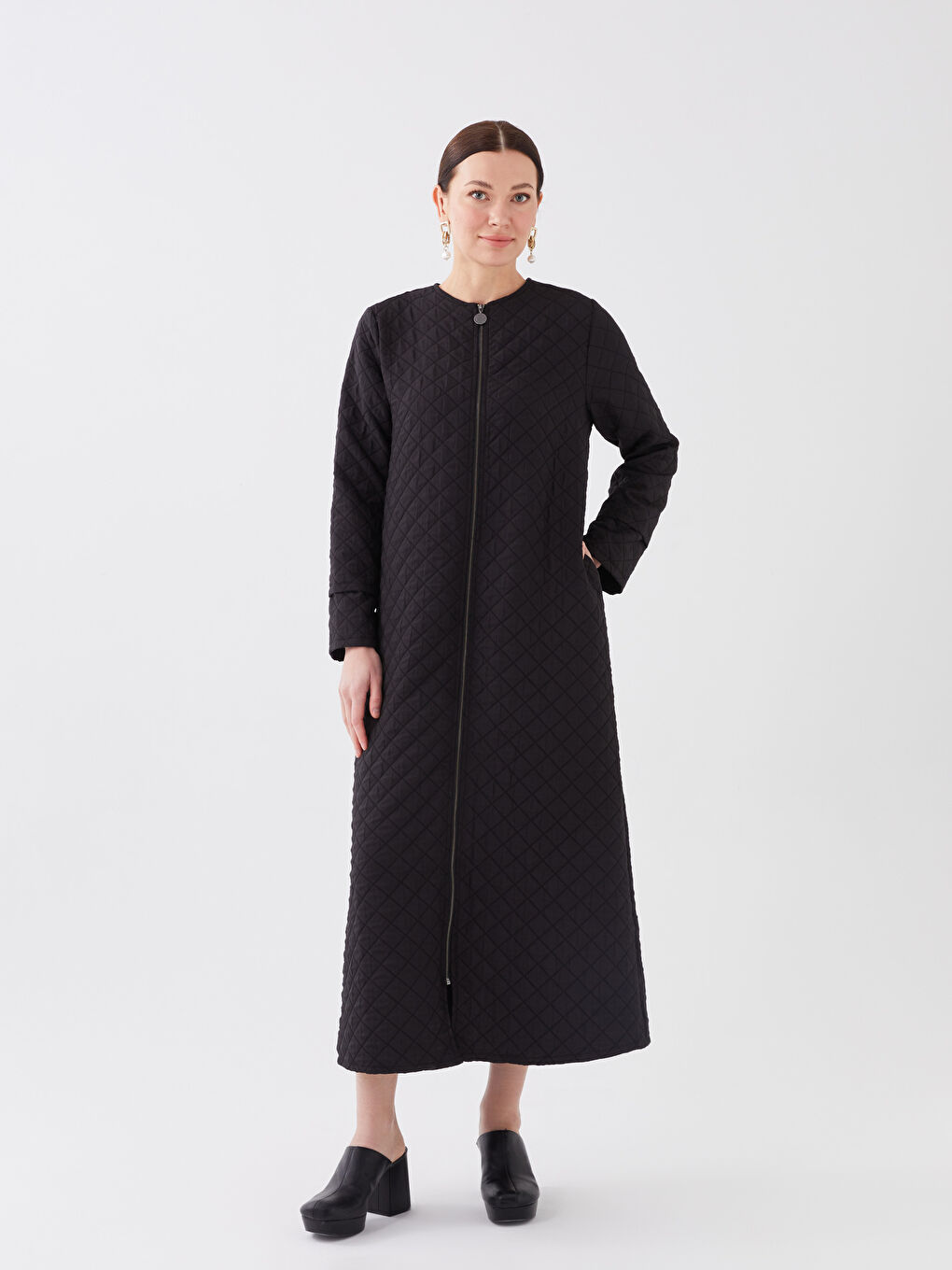 Siyah Bisiklet Yaka Kapitone Uzun Kollu A Kesim Kadın Ferace