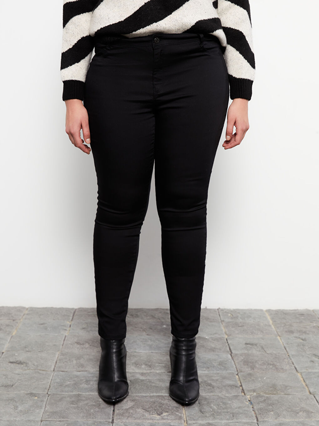 Siyah Kadın Slim Fit Düz Jean Pantolon-2