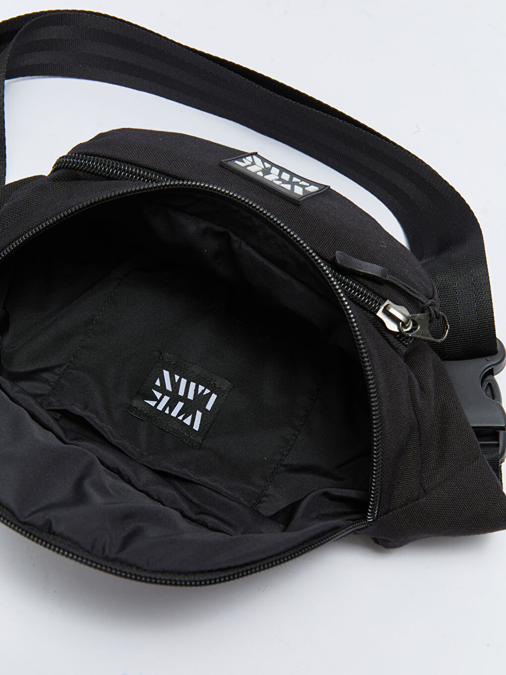 Siyah Etiket Detaylı Erkek Bel Çantası-3