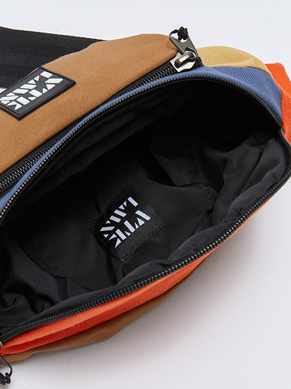 Karışık Etiket Detaylı Erkek Bel Çantası-3