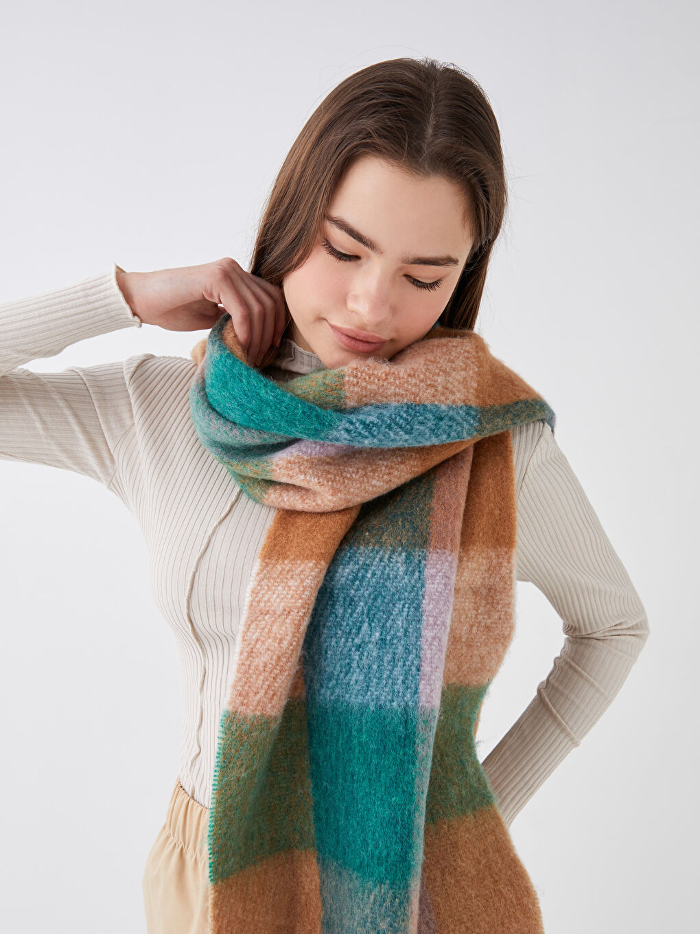 Yeşil Saçaklı Ekose Desenli Kadın Atkı-1