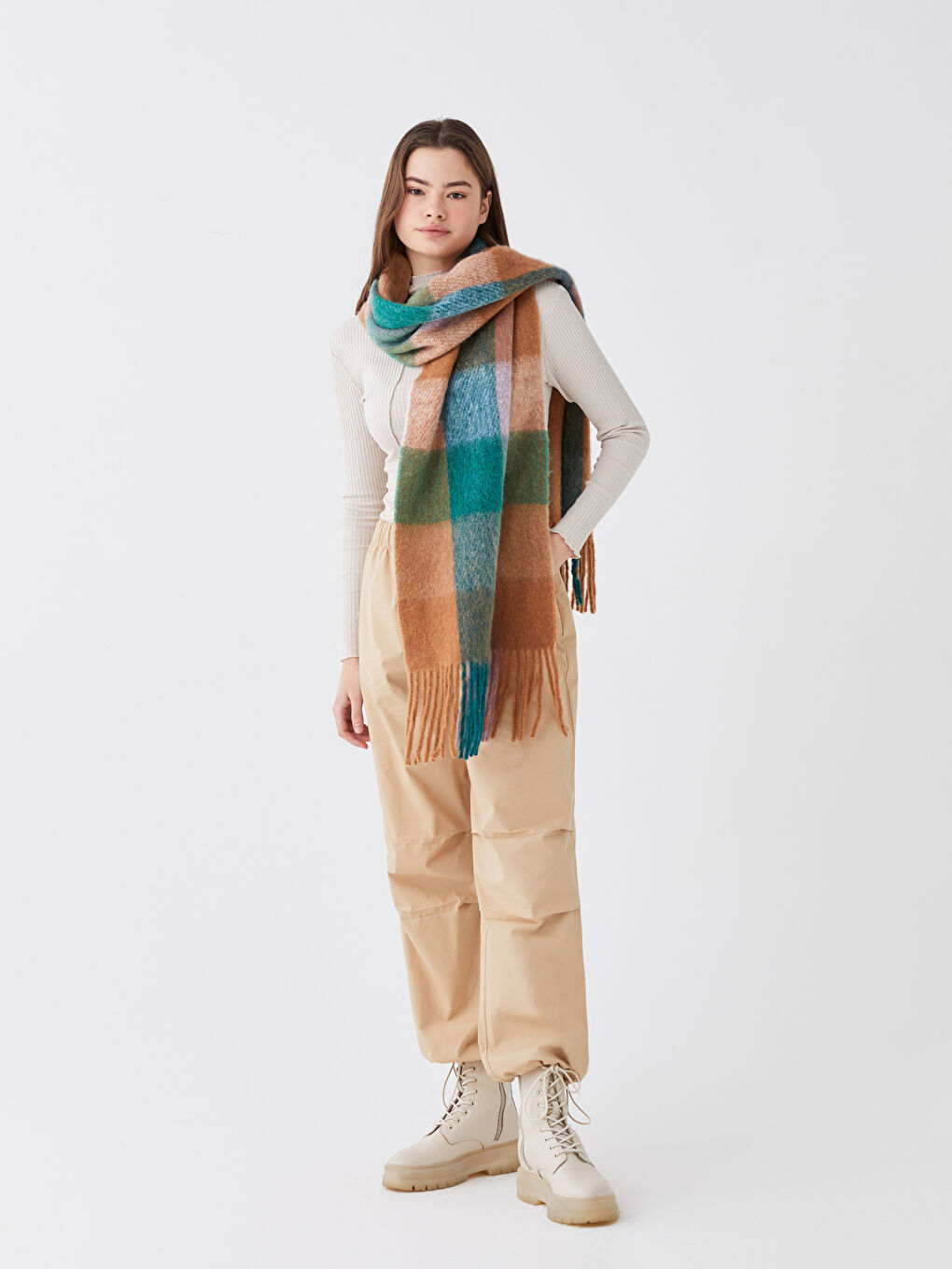 Yeşil Saçaklı Ekose Desenli Kadın Atkı-2