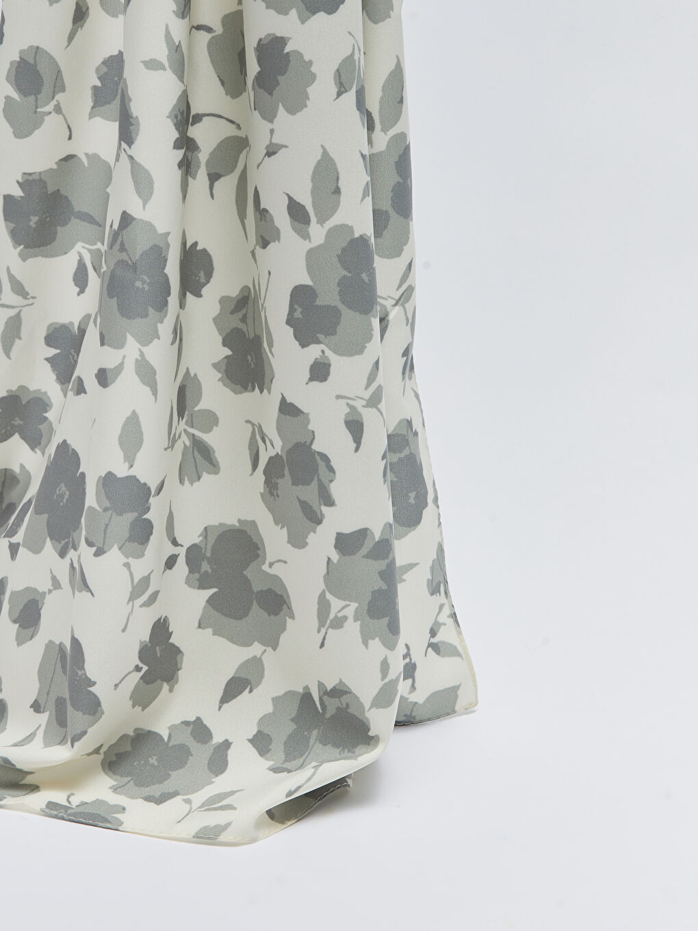 Yeşil Çiçek Desenli Kadın Şal-3