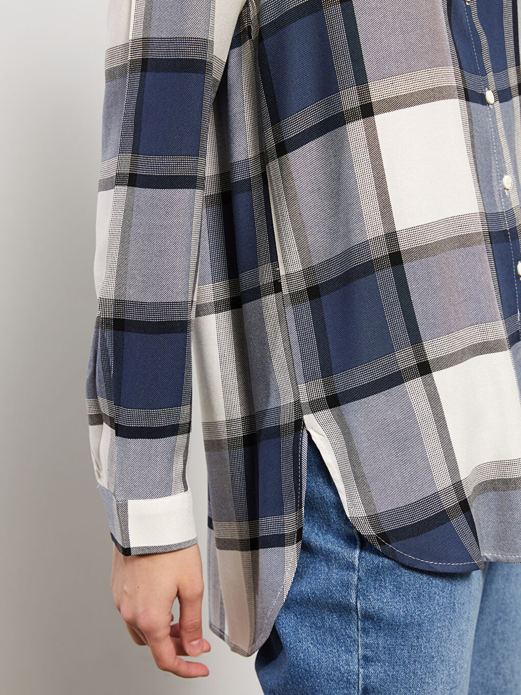 Lacivert Ekose Uzun Kollu Flanel Kadın Oduncu Gömlek-2