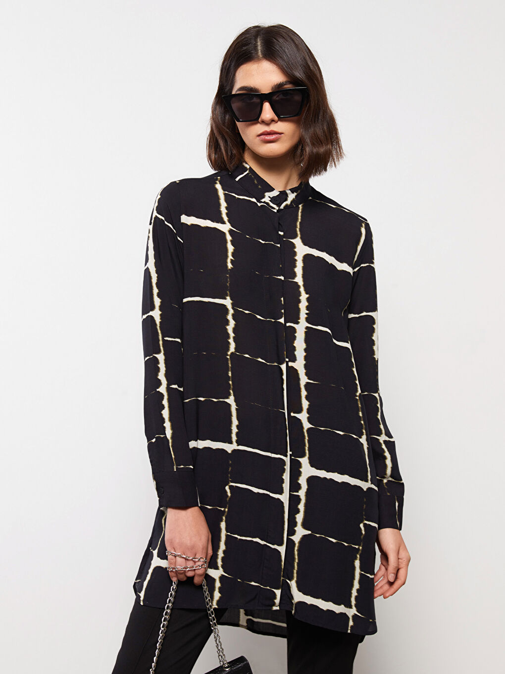 Siyah Hakim Yaka Desenli Uzun Kollu Viskon Kadın Tunik