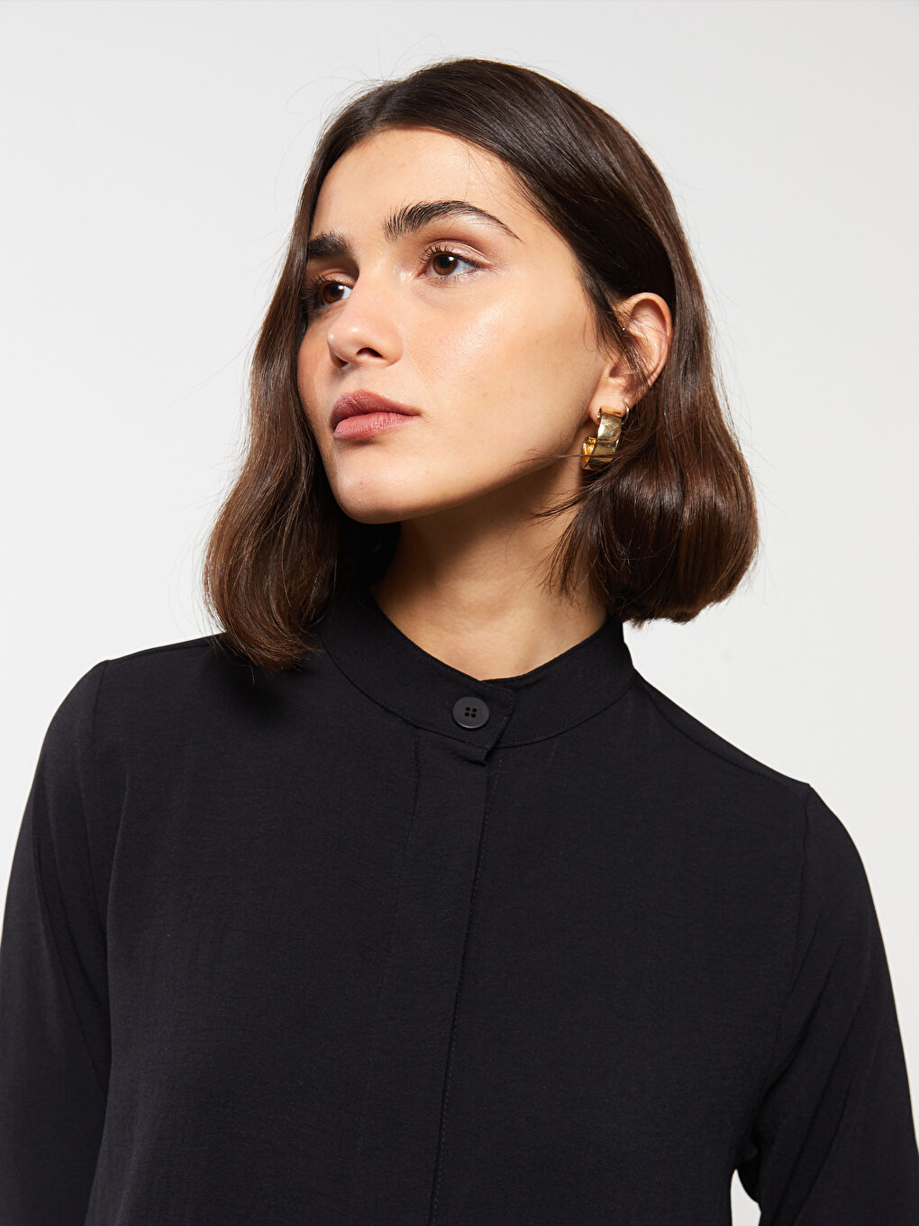 Siyah Hakim Yaka Düz Uzun Kollu Kadın Tunik-1