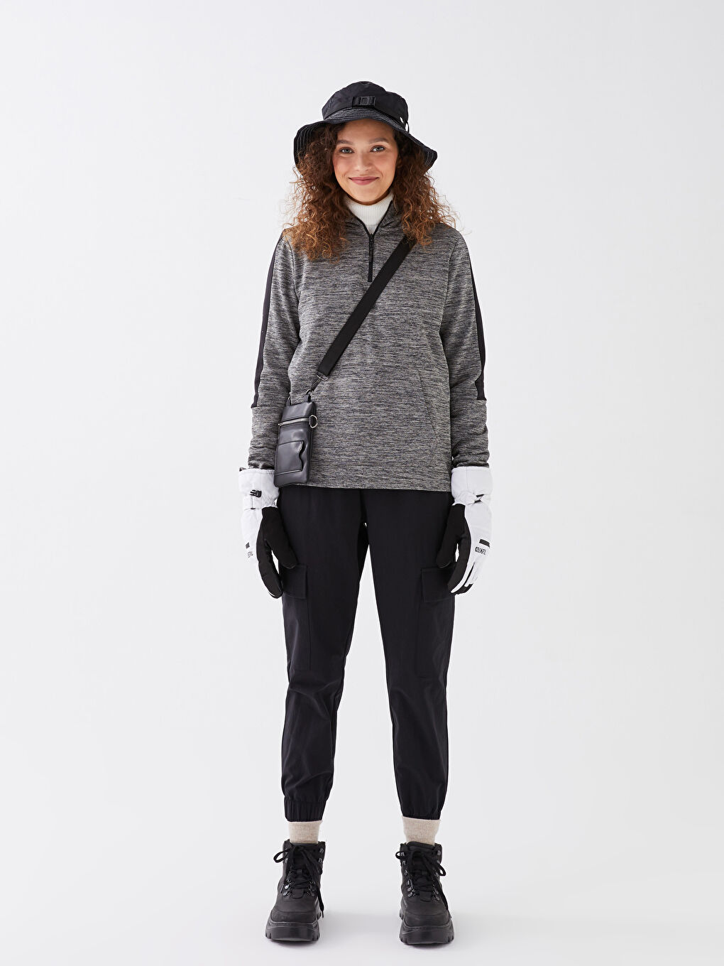 Siyah Beli Lastikli Reflektör Baskılı Kadın Outdoor Pantolon-1