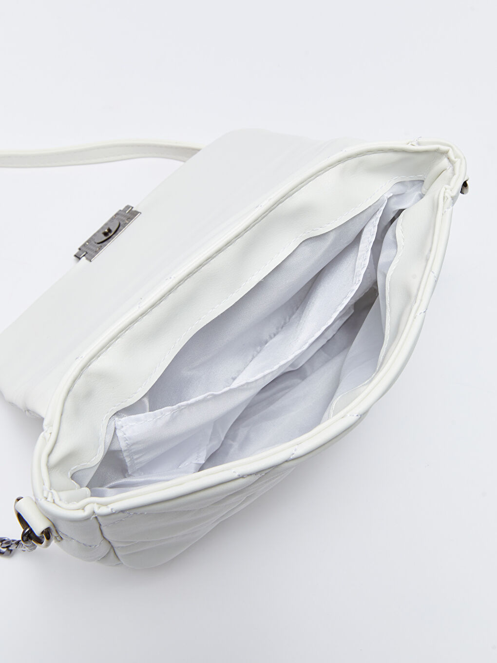 Beyaz Deri Görünümlü Kapitoneli Kadın Çapraz Çanta-5