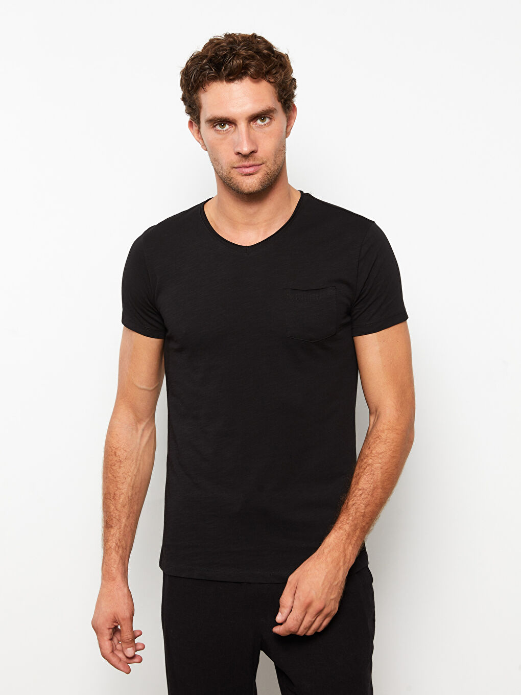 Siyah V Yaka Kısa Kollu Penye Erkek Tişört