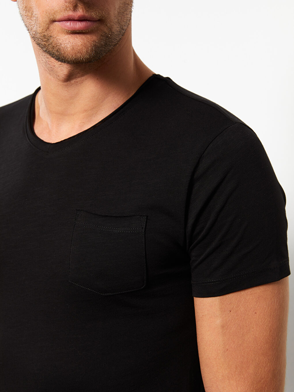 Siyah V Yaka Kısa Kollu Penye Erkek Tişört-3