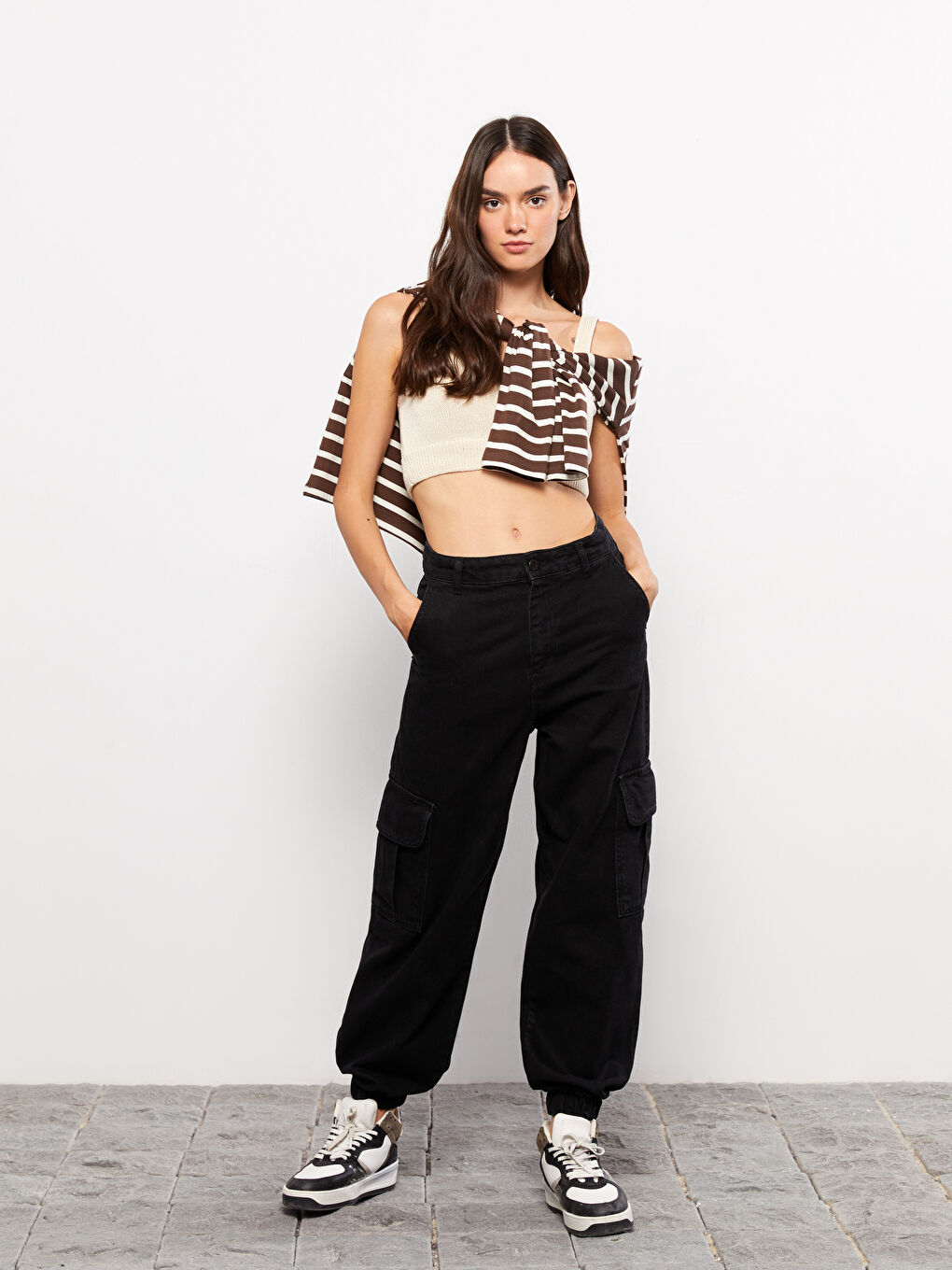 Damen Relaxed Fit Regular Jogger Denim Hose-1