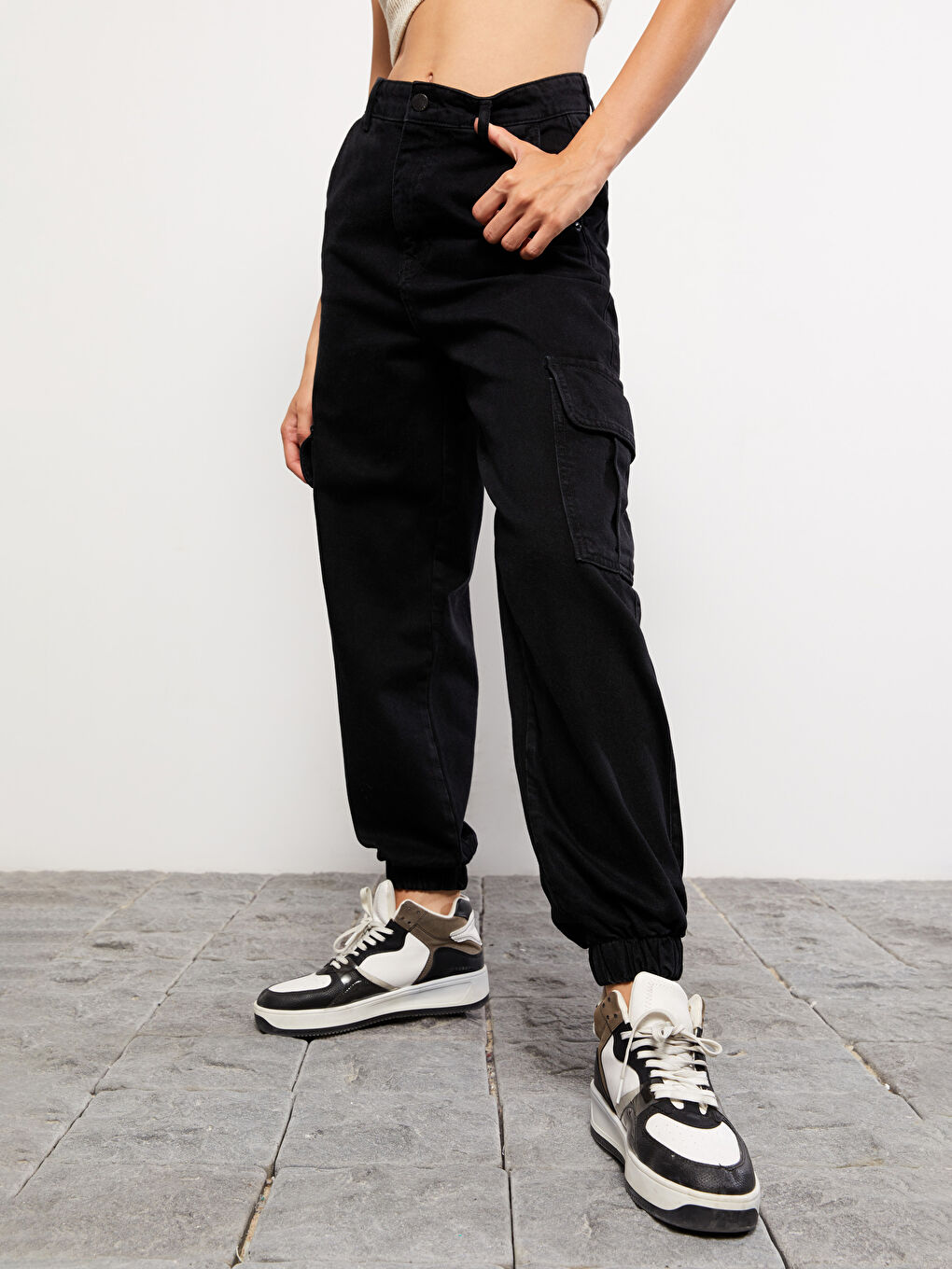 Damen Relaxed Fit Regular Jogger Denim Hose-3