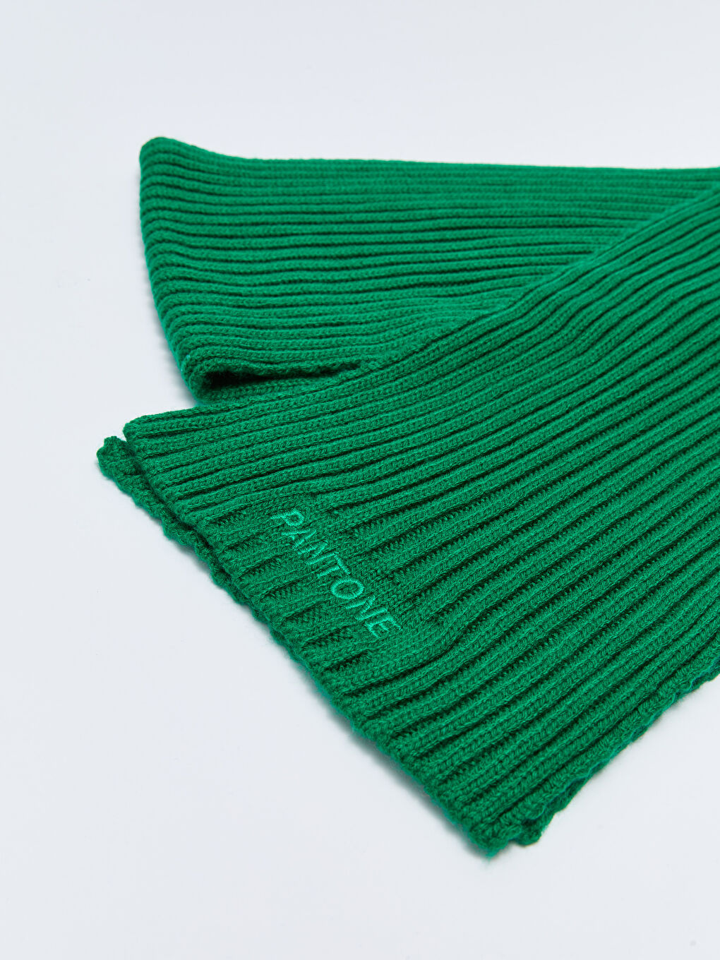 سكارف أولاد وبنات مطرز بحروف-2