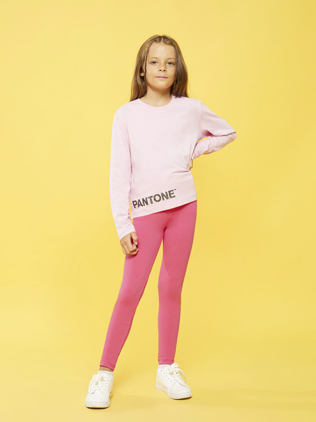 Pantone Açık Pembe Baskılı Bisiklet Yaka Baskılı Uzun Kollu Kız Çocuk Crop Tişört