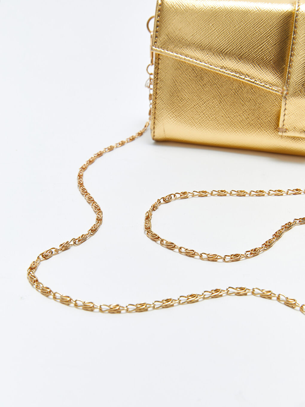 Sarı Metalik Görünümlü Zincir Detaylı Kadın Cüzdan-1